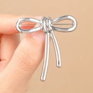 Silver Bow Brooch